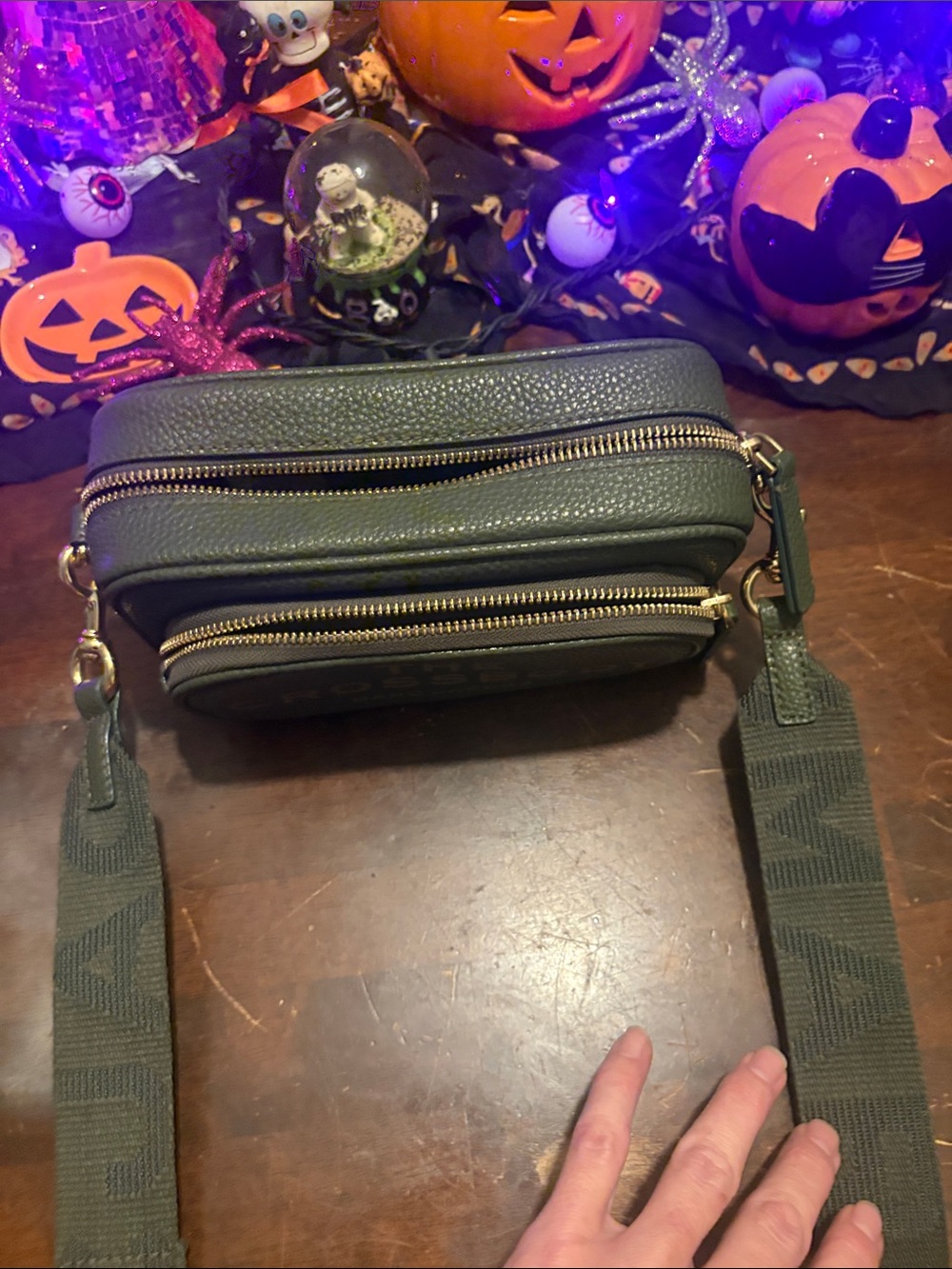 Marc Jacobs Crossbody Bag in Dark Green with Gold Hardware - Picture 8 of 11